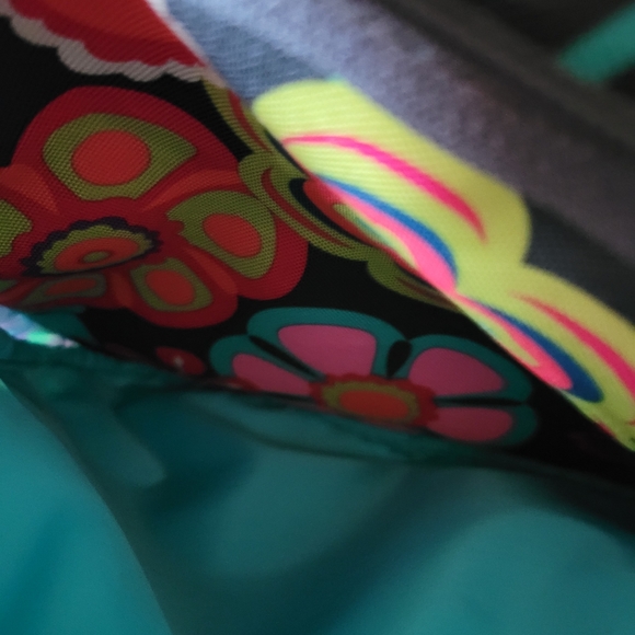 Lily Bloom- crossbody purse. - Picture 3 of 4